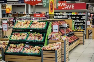 Jakiej pracy warto się podjąć? – Pracownik sklepu