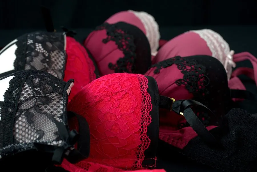 Braletka koronkowa – Twoje eleganckie rozwiązanie na każdą okazję!